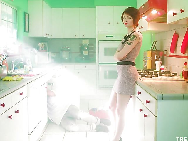 Sexy redhead Bree Daniels seduces a plumber