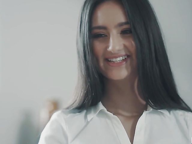 Elegant young babe Eliza Ibarra has sex with her boss