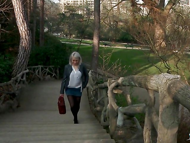 Just divorced mature blonde Julie gets double fucked