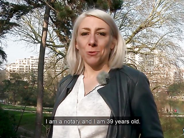 Just divorced mature blonde Julie gets double fucked