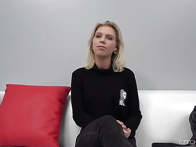 Czech casting with 20-year-old cutie Vendy