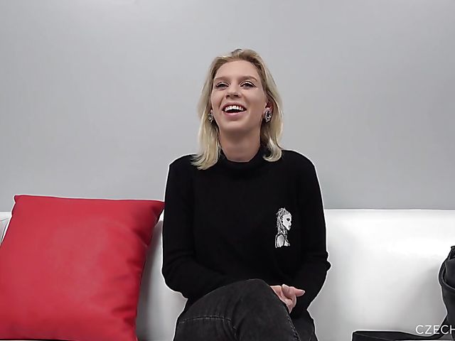 Czech casting with 20-year-old cutie Vendy