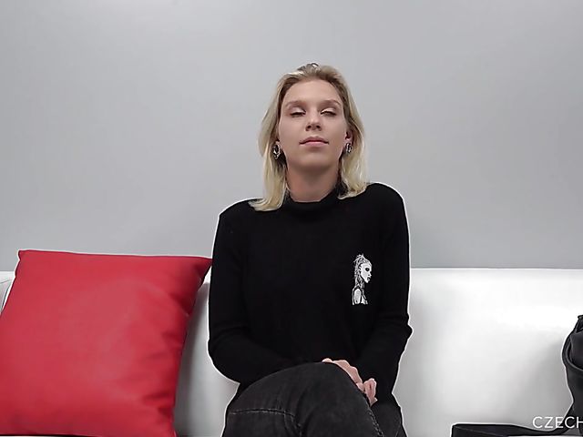 Czech casting with 20-year-old cutie Vendy