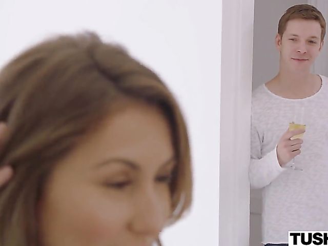 Paige Owens and Riley Reid anal and squirt with Markus Dupree