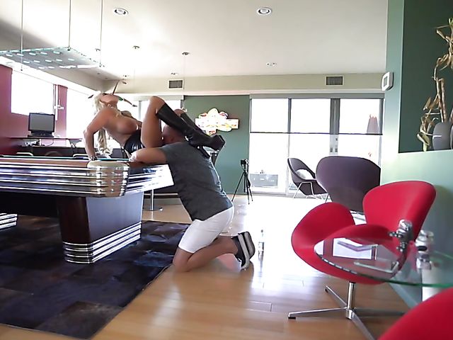 Huge tits MILF in latex makes her boyfriend cum