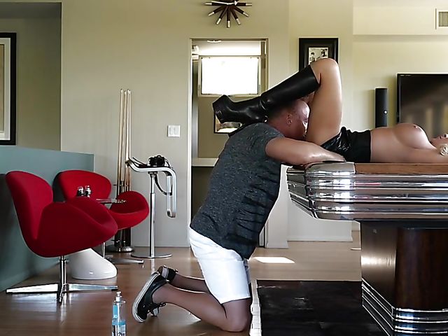 Huge tits MILF in latex makes her boyfriend cum