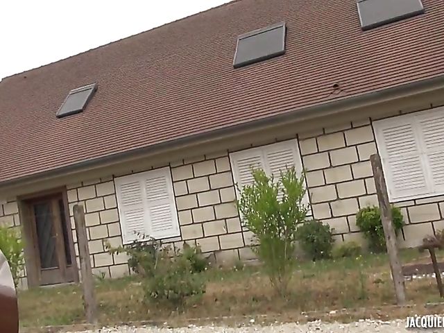 Car blowjob and outdoor sex with teen Lina