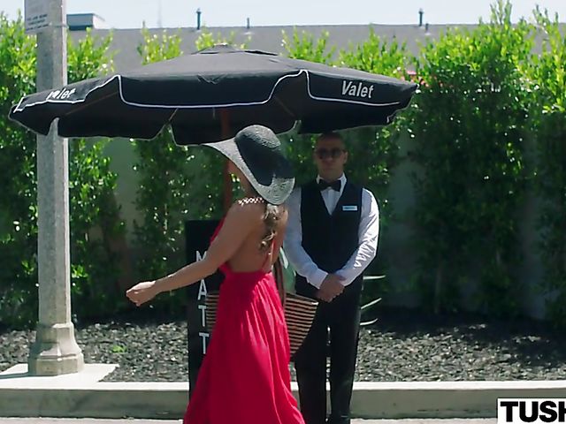 Big tits anal threeway with Abigail Mac and Lena Paul