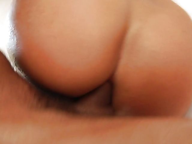 Bootyful Candice Dare anal car wash