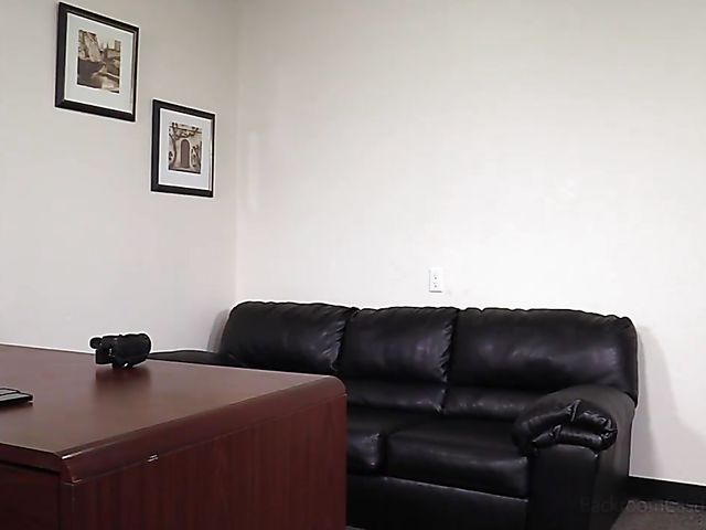 Short hair brunette Veronica is good for porn