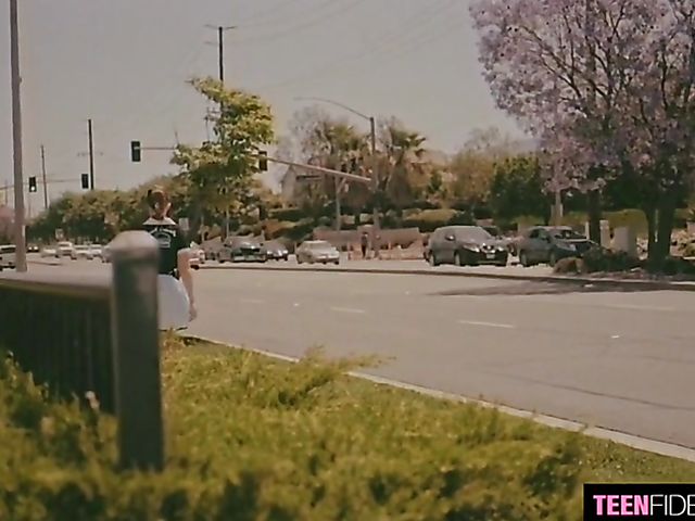 Teen roller girl Danni RIvers hard fuck