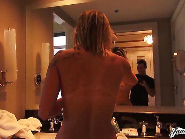 Teen girls April Harmon and Sophia Grace suck black and white cocks