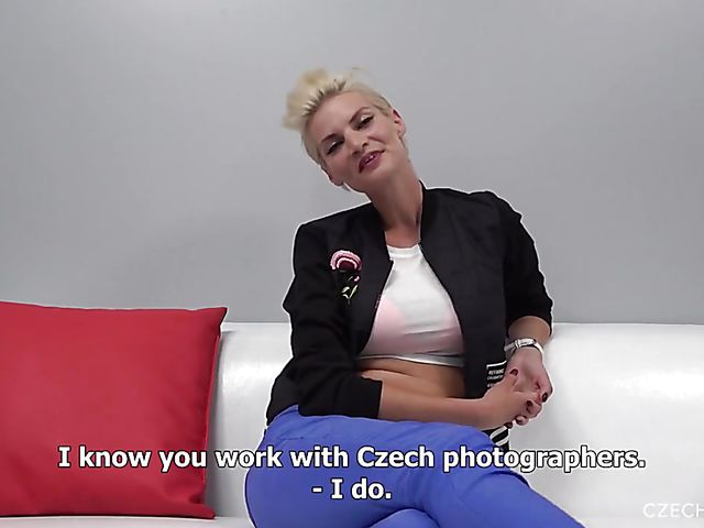 Short hair mom Petra gets shagged POV