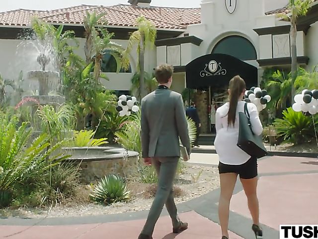 Lesbian ass worship with Abigail Mac and Kissa Sins