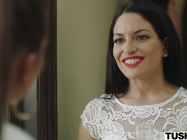 Lesbian ass worship with Abigail Mac and Kissa Sins