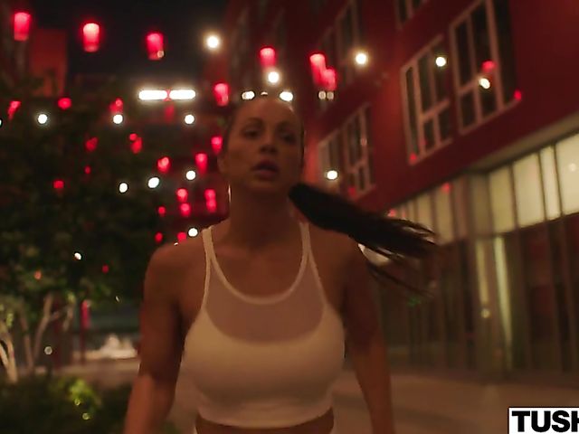 Lesbian ass worship with Abigail Mac and Kissa Sins