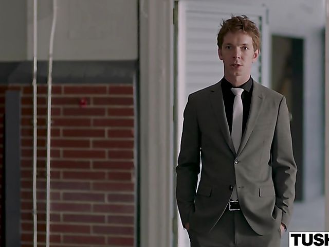 Lesbian ass worship with Abigail Mac and Kissa Sins