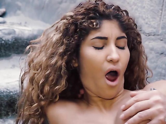 Venezuelan hottie with firm tits Venus Afrodita fucking outdoors