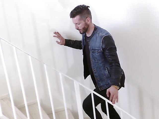 Titty fuck and doggy in the bath with amazing MILF Alexis Fawx