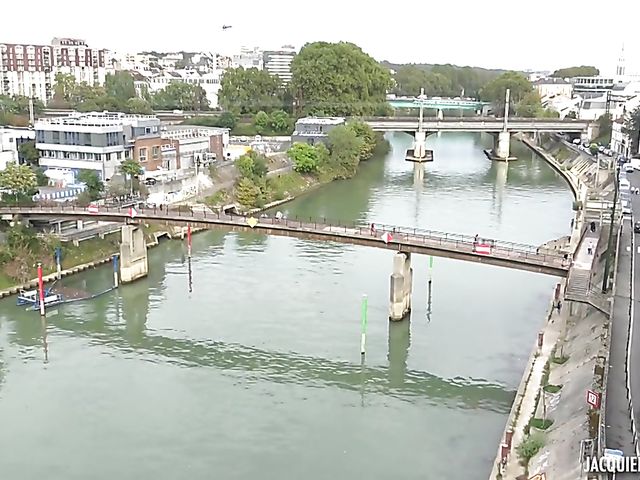 French DP with 28-year-old slut Sandra