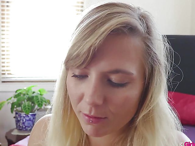 Shaved Australian girl Stella rubbing pussy in her bed