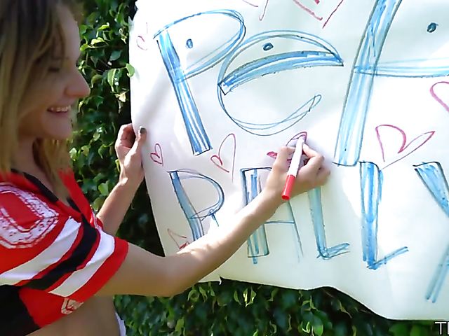 Addee Kate - Frisky teen outdoor banging 