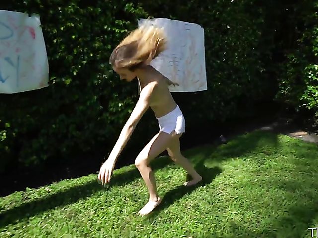 Addee Kate - Frisky teen outdoor banging 