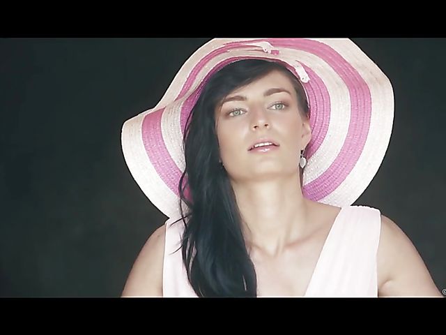 Passionate sex with hot senorita Lee Anne