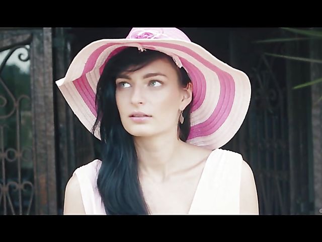 Passionate sex with hot senorita Lee Anne