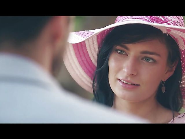 Passionate sex with hot senorita Lee Anne