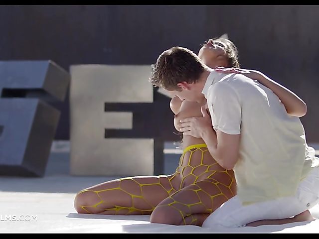 Yellow pantyhose fuck with slender Silvie