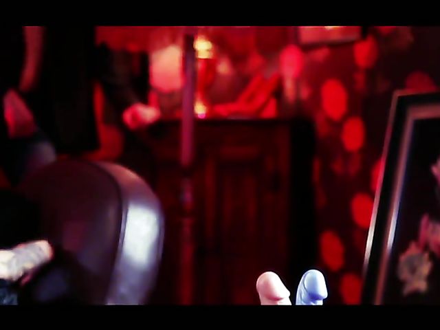 Close up pussy pounding with tattooed Holly Dee