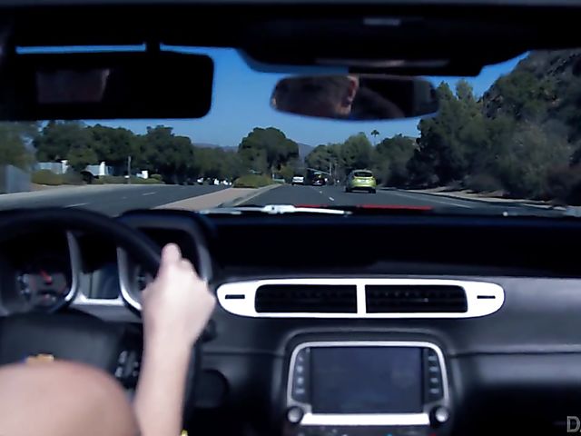 Vienna Rose - Interracial outdoor fucking in Hollywood