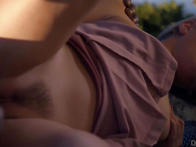 Vienna Rose - Interracial outdoor fucking in Hollywood