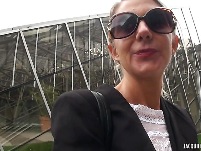 Skinny mature Jenny loves to fuck in her 45