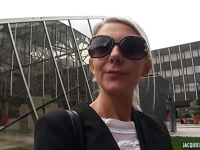 Skinny mature Jenny loves to fuck in her 45