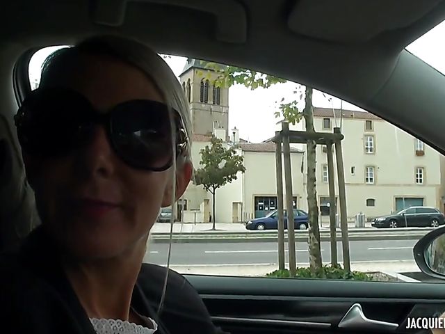 Skinny mature Jenny loves to fuck in her 45