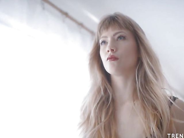 Lingerie babe Ivy Wolfe gets pounded hard