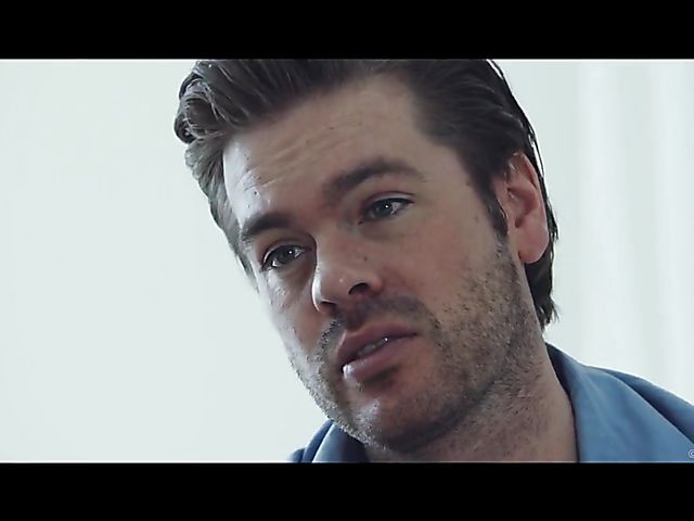 Hot babe in pink bikini Lexi Layo gets it on