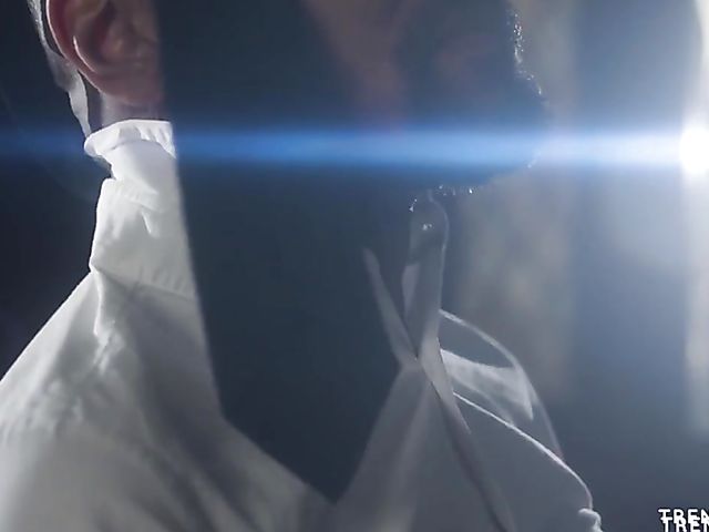 Flexible girl Alina Lopez seduces a guy