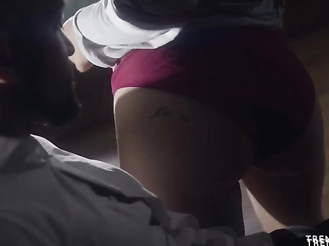 Flexible girl Alina Lopez seduces a guy