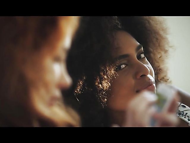 Interracial lesbians Gisha Forza and Luna C