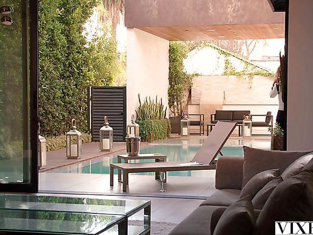 Redhead stockings babe Meggan Mallone gets a fuck 