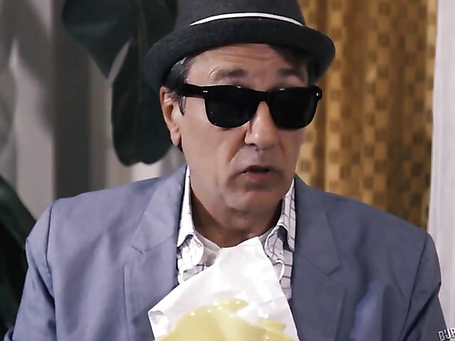 Tattoo MILF with spectacular tits Anna Bell Peaks gets railed