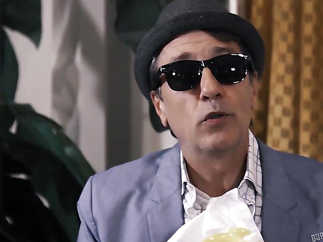 Tattoo MILF with spectacular tits Anna Bell Peaks gets railed