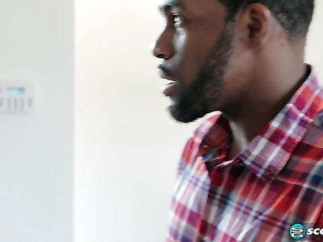 MILF Eliza Kelay gets a black cock in ass