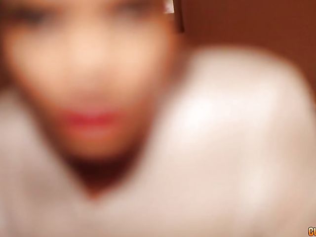 Amaranta Hank and Andreina Dlux's public lesbian show with toys