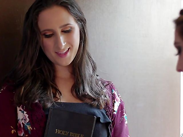 Lesbian anal virgin Jane Wilde gets straponed