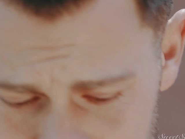 Bosomy mature mom Syren De Mer fucks a boy