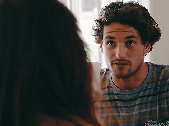 Bosomy mature mom Syren De Mer fucks a boy